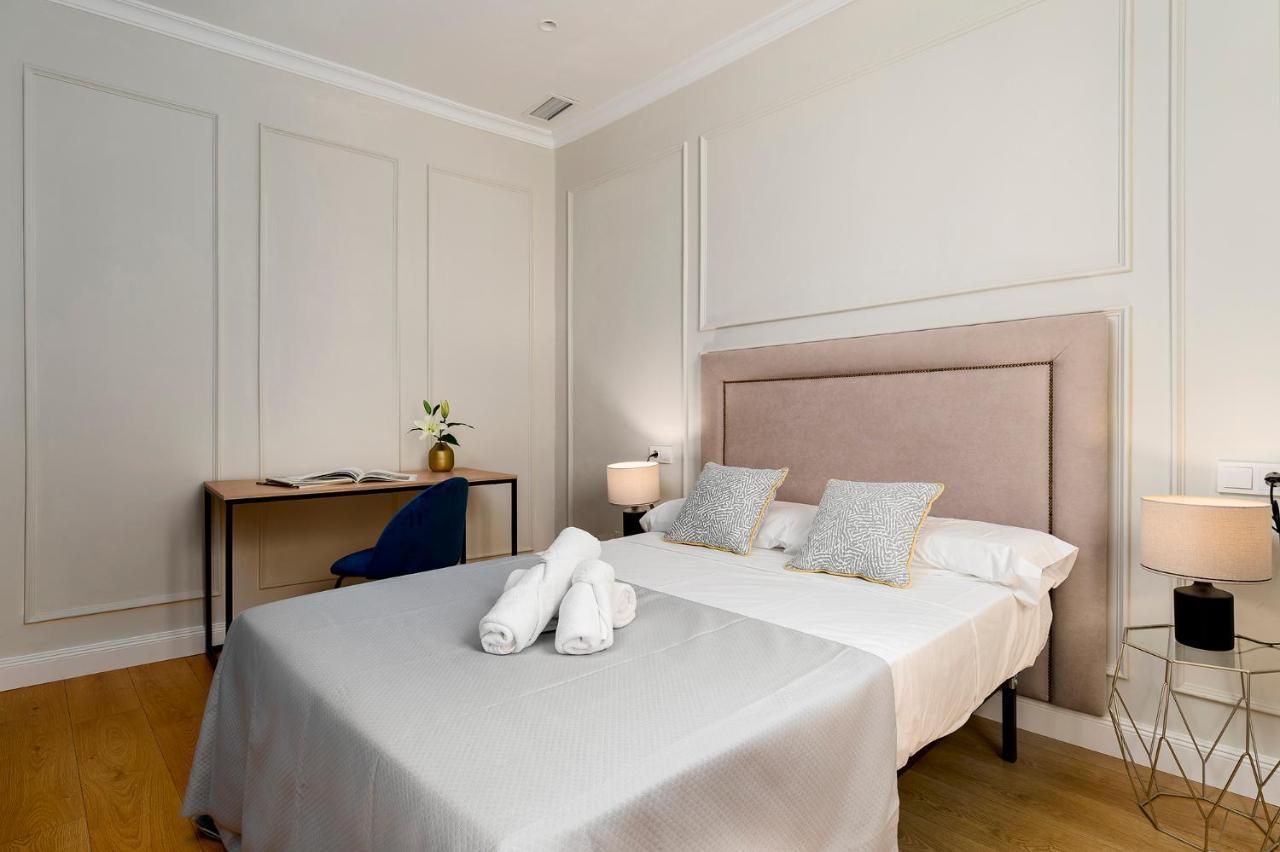 Apartamento Plaza De La Merced 4 Habitaciones Málaga Buitenkant foto